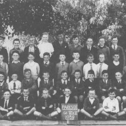 Old Scholars - 1939 Grade VI and V Class